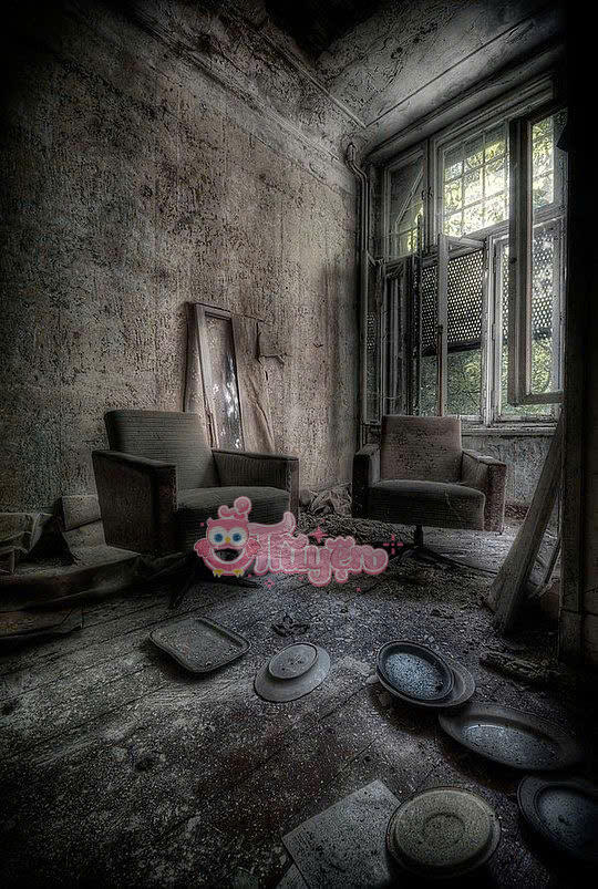 Ngôi Nhà Ma Ám